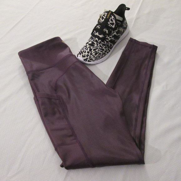 LEGGINGS BUNDLE (2) 1 SMALL AND 1 MEDIUM - Picture 9 of 9